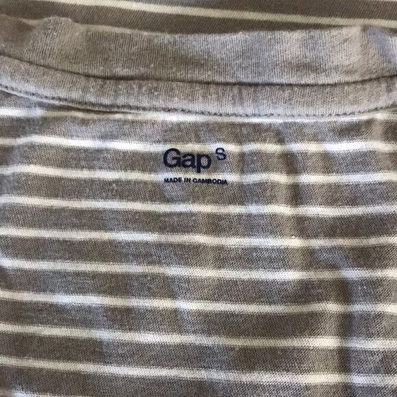 Gap    - Picture 3 of 3